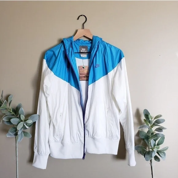 Last chance!! - Gently worn! Nike White Blue Hypebeast Windbreaker 🌬 - Picture 5 of 5